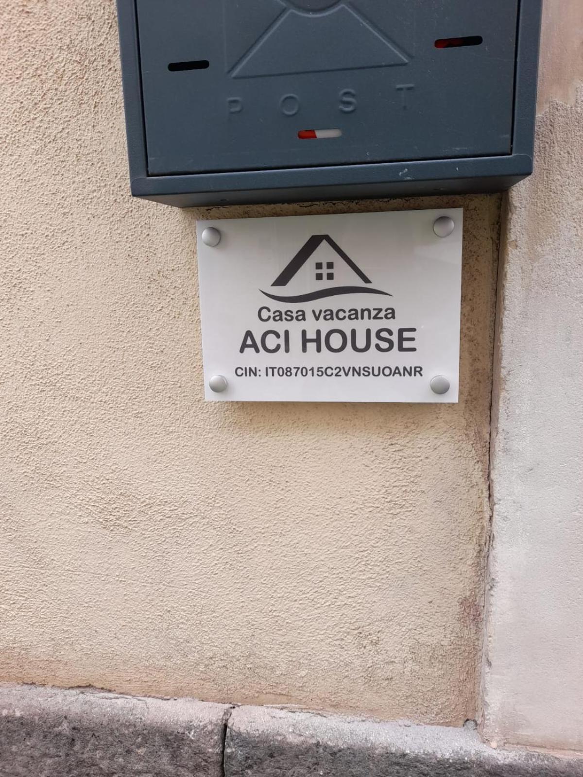 Aci House Aeroporto di Catania Fontana Rossa